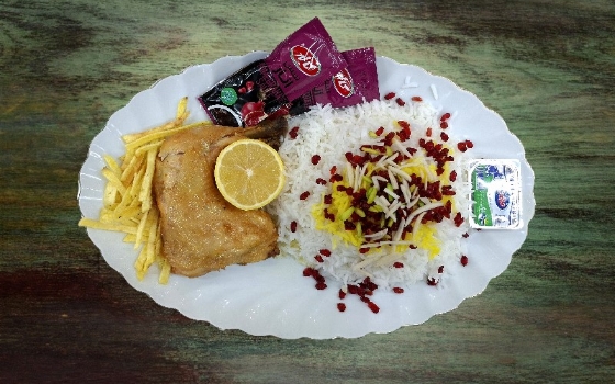 زرشک پلو با ران مرغ (روغن پز)