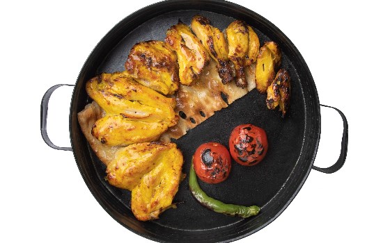 جوجه کباب با استخوان 2 سیخ با گوجه