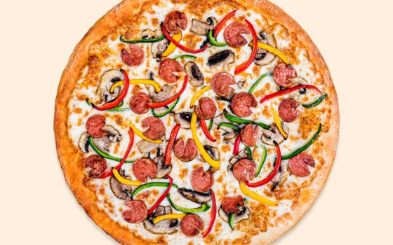 پیتزا سوسیس و قارچ نازک
