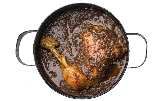 خورش فسنجان با ران مرغ